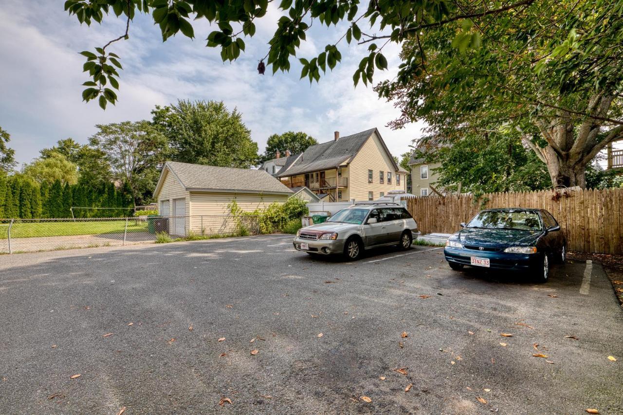 Humble Home With Free Breakfast Offered If Requested! Chicopee Extérieur photo