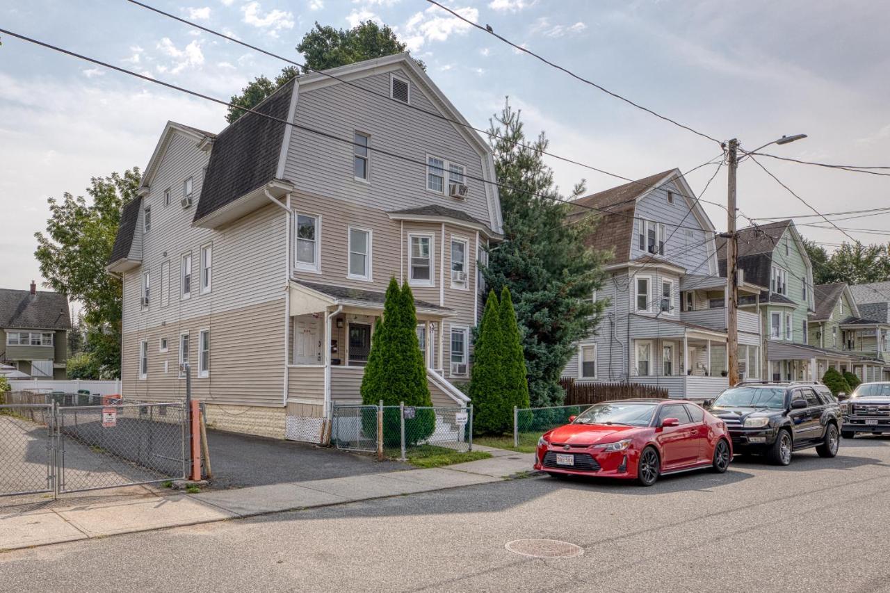 Humble Home With Free Breakfast Offered If Requested! Chicopee Extérieur photo